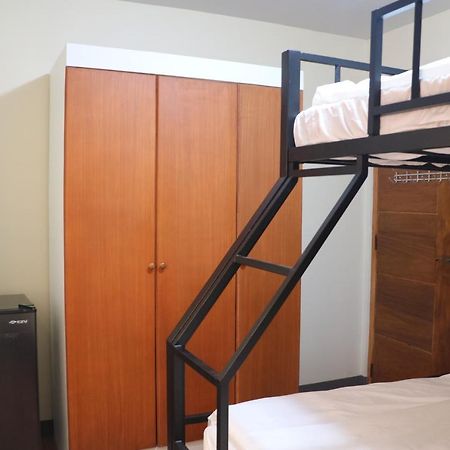 Anicia Guesthouse Rooms Paranaque City Exterior foto