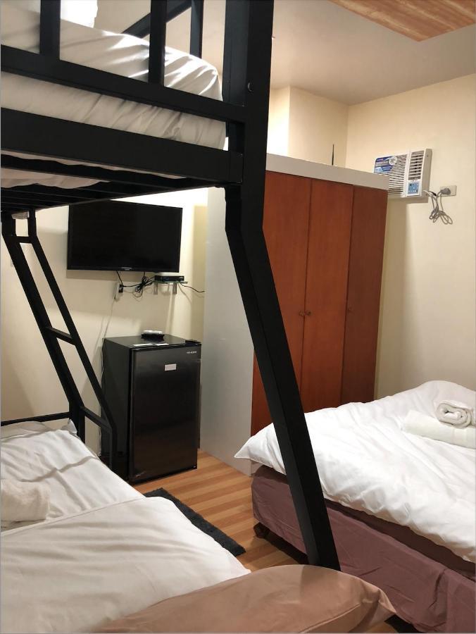 Anicia Guesthouse Rooms Paranaque City Exterior foto